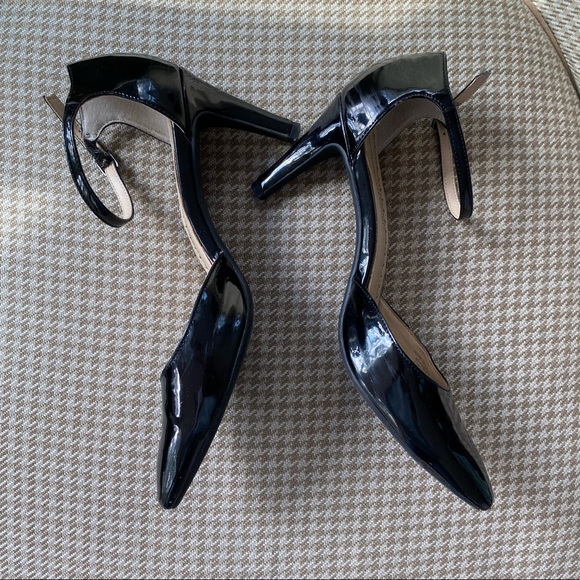 Adrienne Vittadini shoe, ankle strap, black patent leather SIZE 7-1/2 - Picture 2 of 10